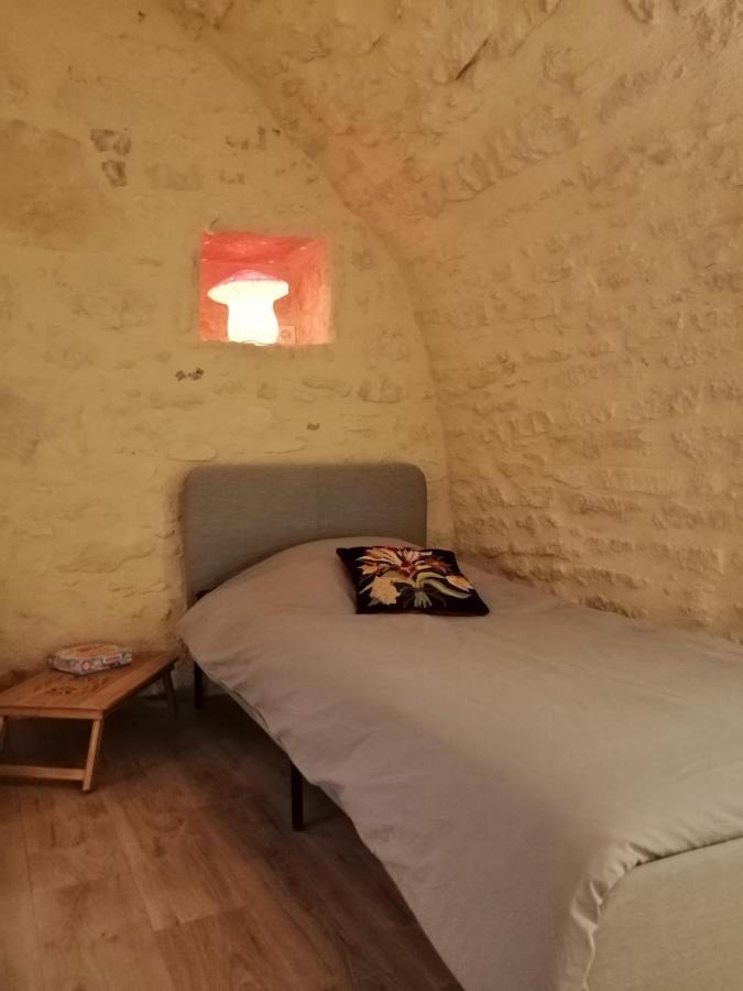 Le Refuge De La Sallee Gençay Екстериор снимка