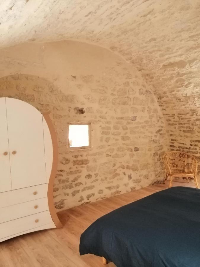 Le Refuge De La Sallee Gençay Екстериор снимка