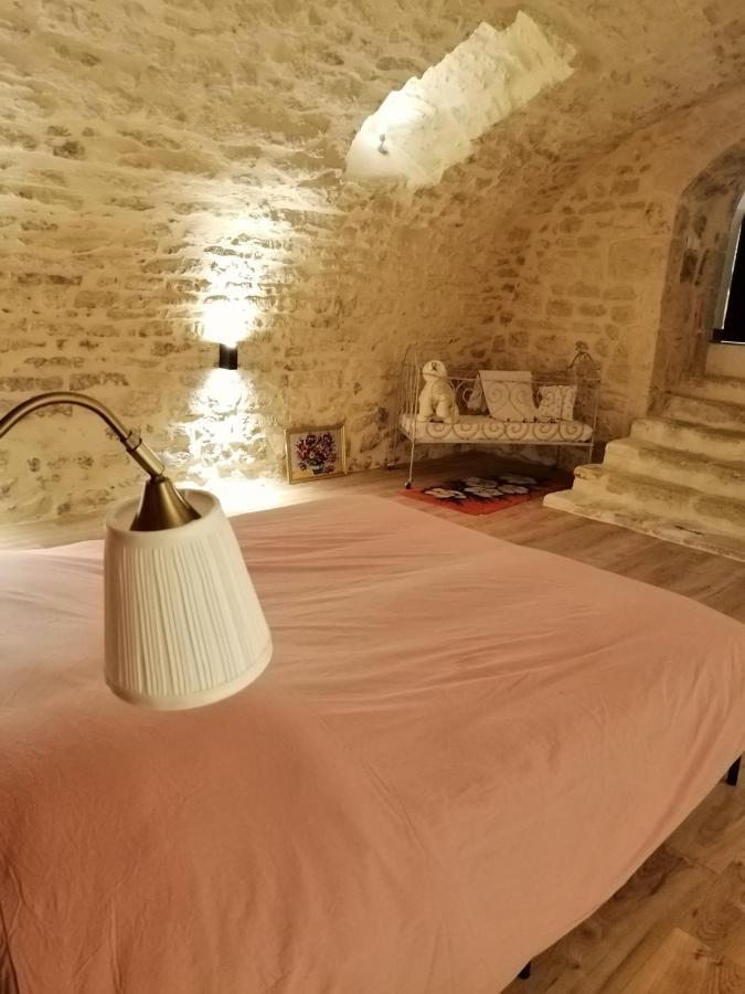 Le Refuge De La Sallee Gençay Екстериор снимка