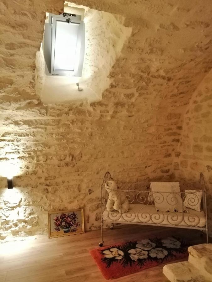 Le Refuge De La Sallee Gençay Екстериор снимка